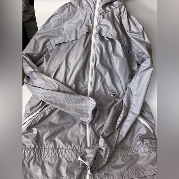 Women's Lululemon Miss Misty Jacket II Packable White Gray pack it up Size 4 - Picture 7 of 9